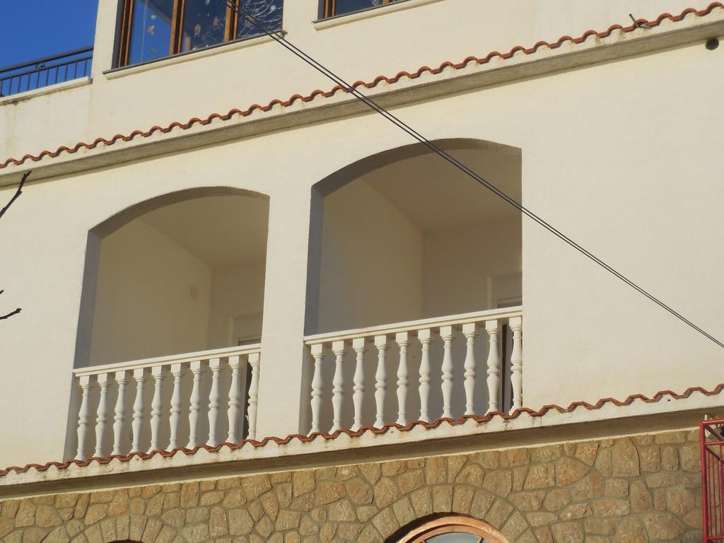 Apartments Veni Up Starigrad Paklenica Esterno foto